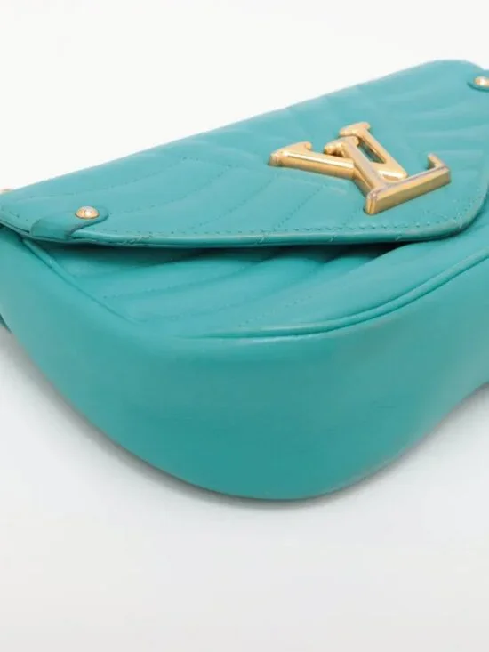 Louis Vuitton New Wave Chain Bag MM Tiffany Blue - Picture 4 of 13